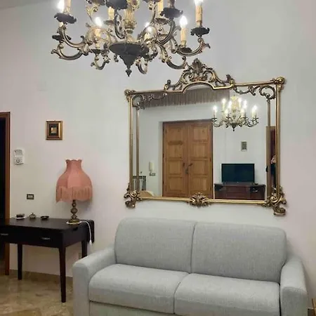 In Citta Con Parcheggio E Patio Apartment *